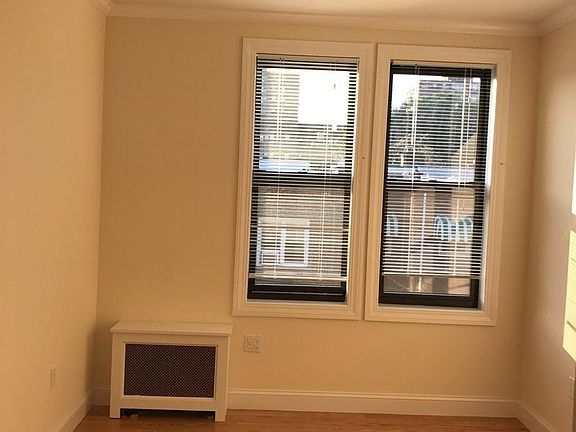 4th image of 3352 29th St APT 2R