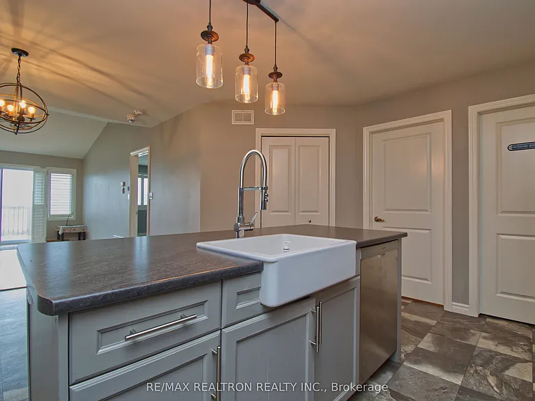 35 Cobblestone St — Photo 16