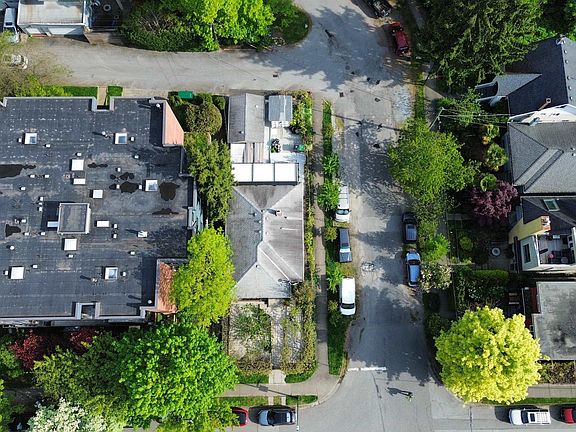 3rd image of 1385 E 7th Ave