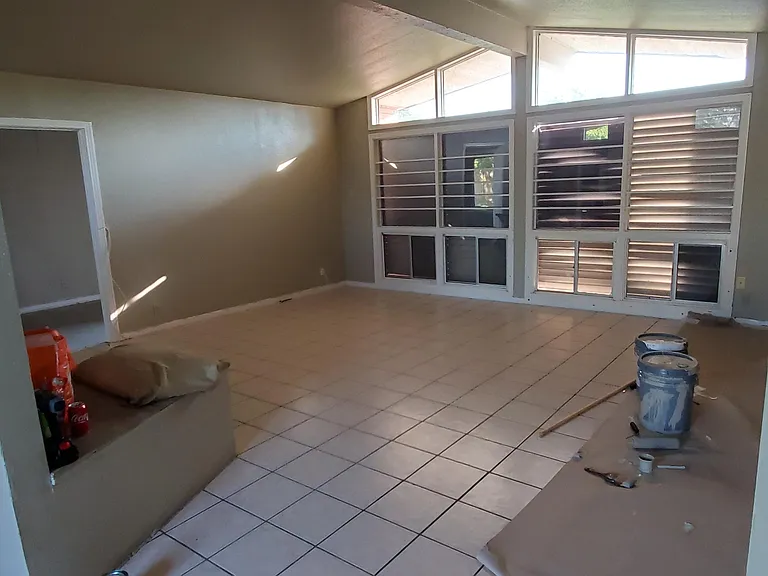 5814 Hinman Dr — Photo 2