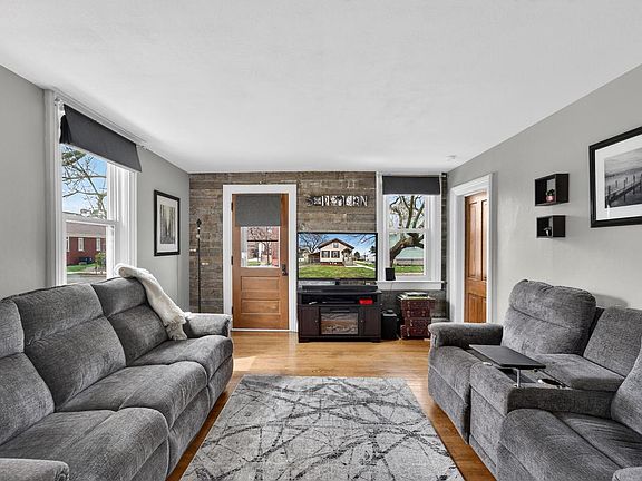 3rd image of 1739 Chatham STREET