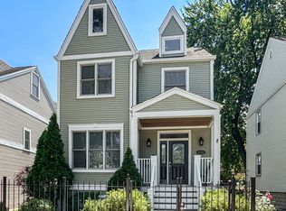 2135 W Montrose Ave, Chicago, IL 60618