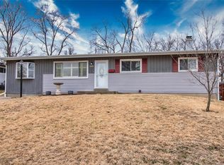 1225 Parakeet Ln, Florissant, MO