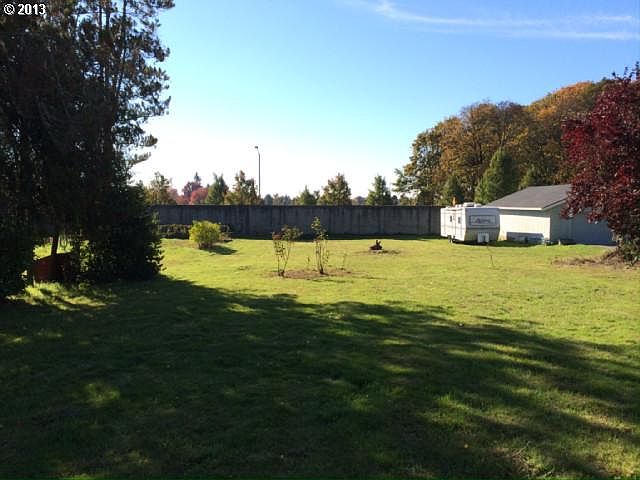 1st image of 810 E Green Valley Dr