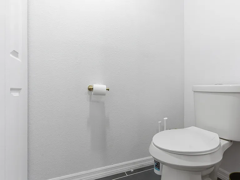 642 Wells Ct #642 — Photo 20