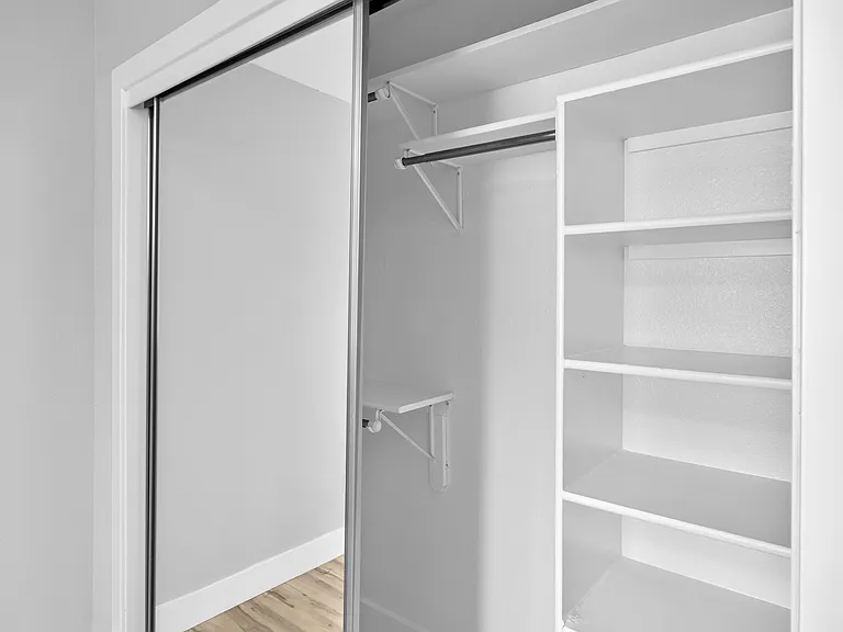 Summerview Apts — Photo 6