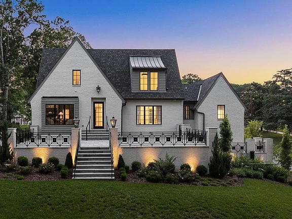 2nd image of 4301 Estes Rd