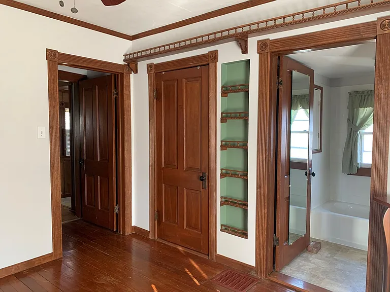 212 Alden St — Photo 6