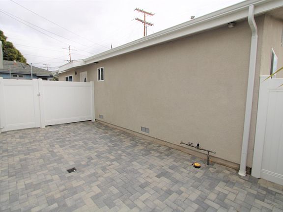 4th image of 604 W Lexington Dr