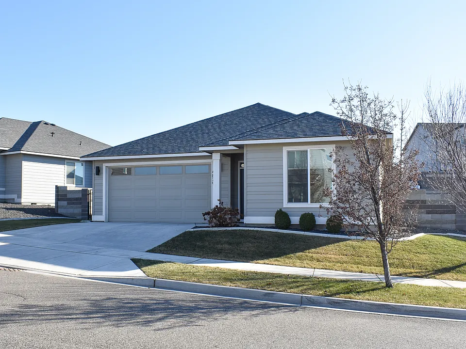 4879 Smitty Dr
