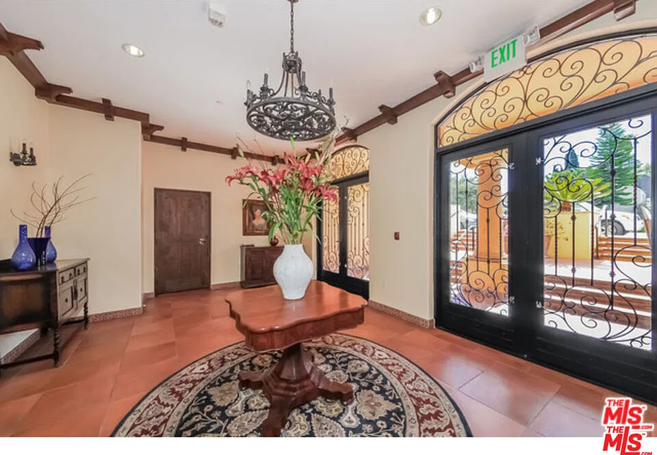 2 bed, 2.0 bath, 1230 sqft, $3,200 — Photo 3
