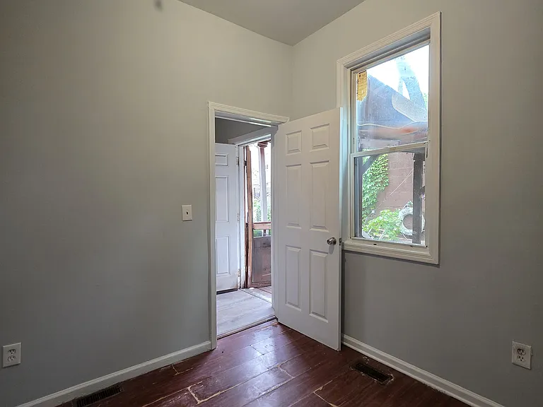 107 Grant Ave #1 — Photo 4