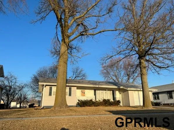 931 15th St, Henderson, NE 68371