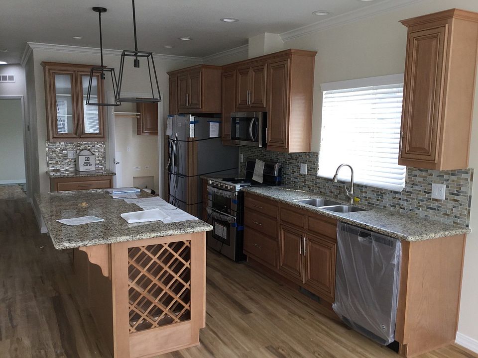 2nd image of 850 Johnson Dr #Ywy9f8