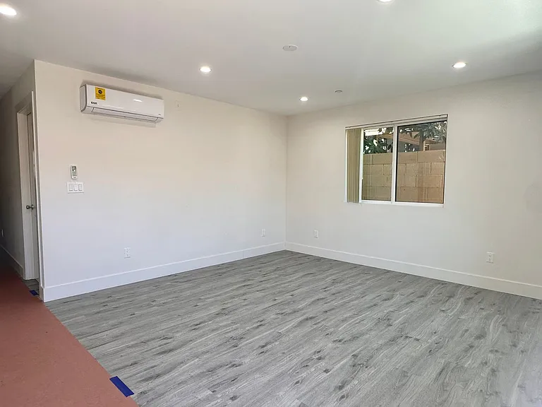 11512 Oxford Ave — Photo 44