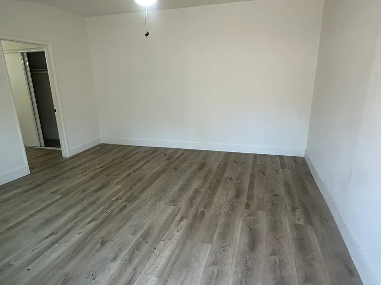 10615 Wolfe Ave #B — Photo 2