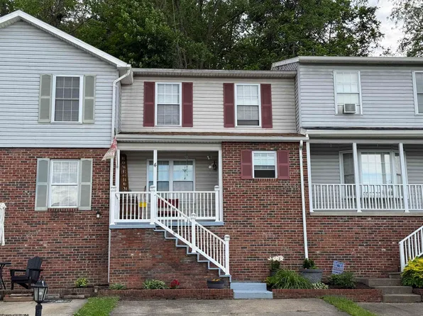 4 Hall Valley Ct, Bridgeport, WV 26330