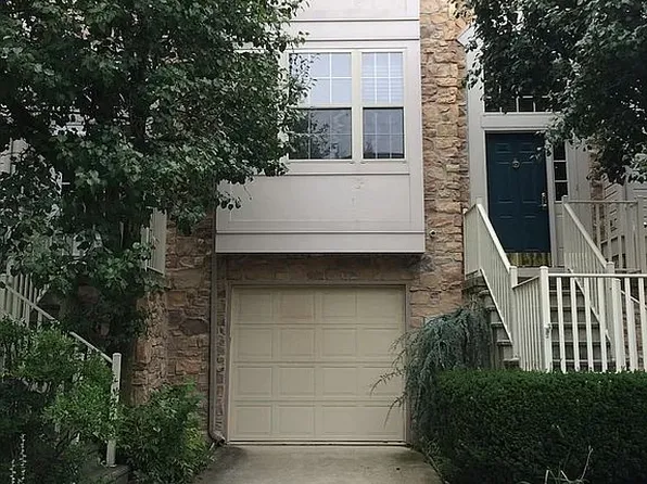 4043 Waterford Dr, Center Valley, PA 18034