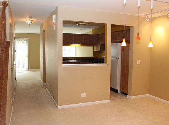 3rd image of 797 N Shady Oaks Dr