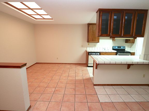 Kitchen / Dining
