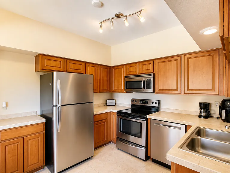 1810 E Blacklidge Dr #514 — Photo 2