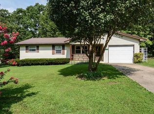 27319 Hickory Dr, Eagle Rock, MO 65641