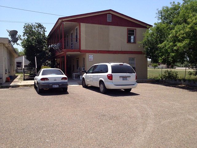 2nd image of 915 Military Hwy