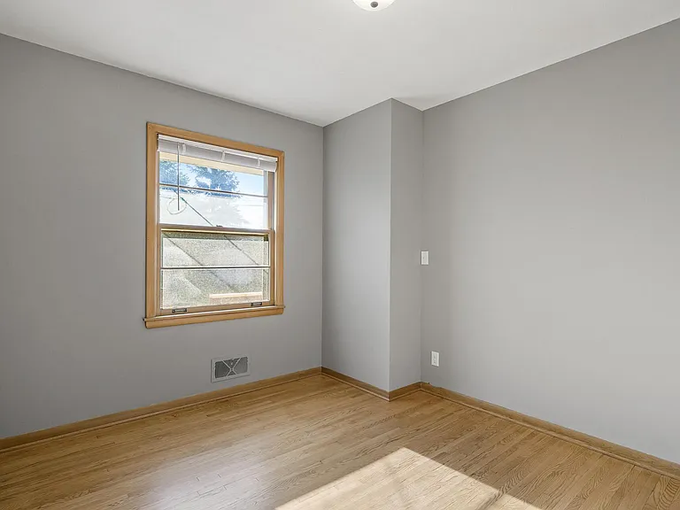 6339 Vincent Ave S — Photo 24