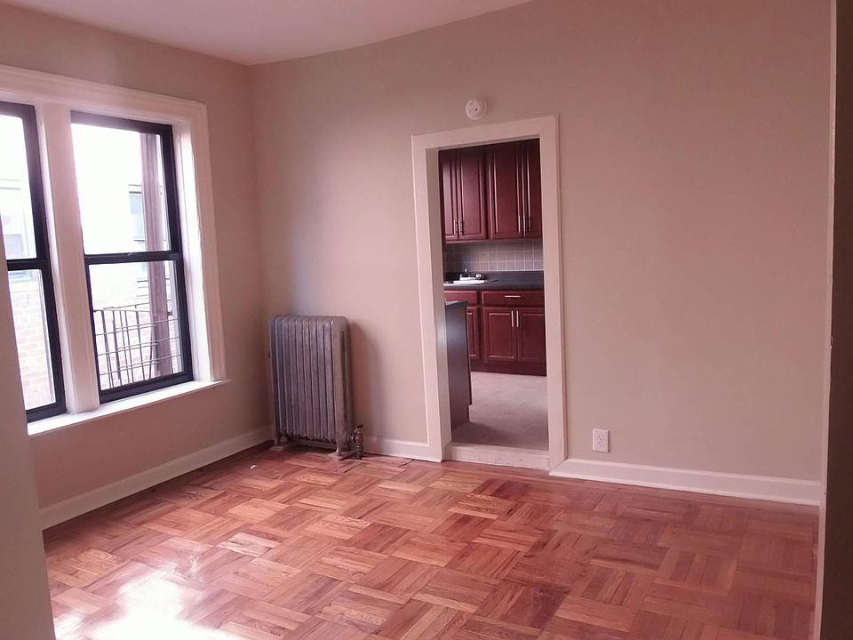 2nd image of 1096 President St #3
