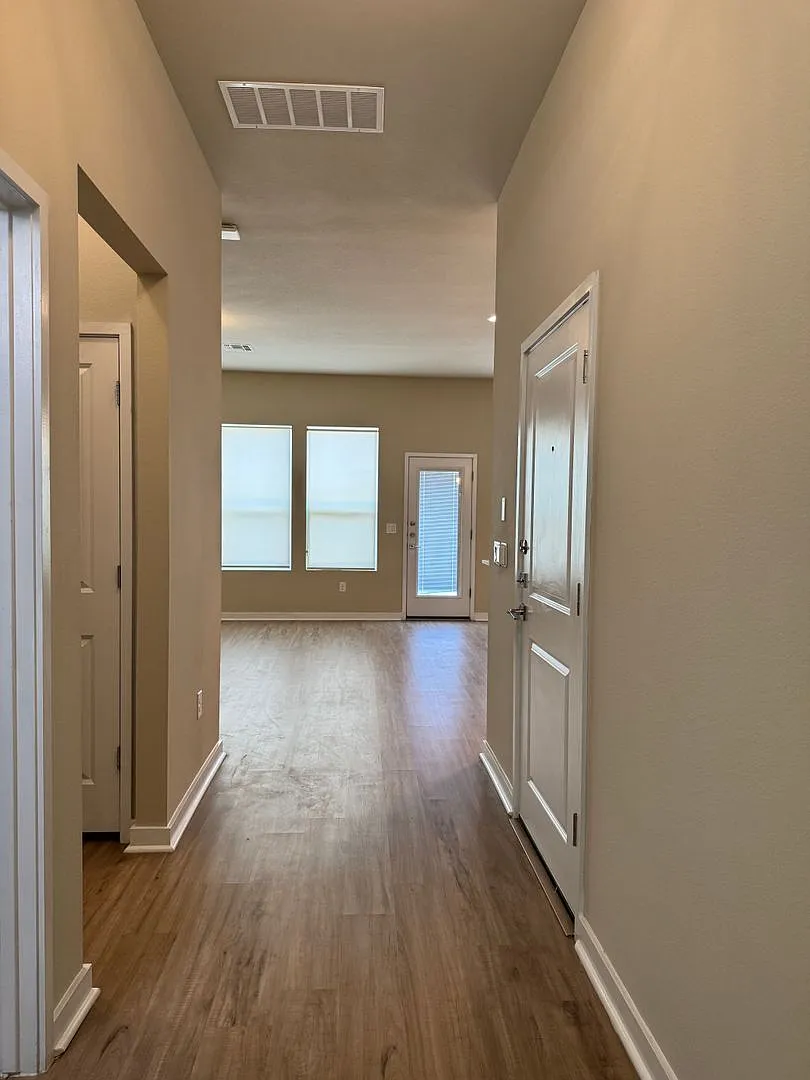 3 BR/2.5BA | Single Family Home | 1-Car Garage Parking | In Pflugerville,! — Photo 3