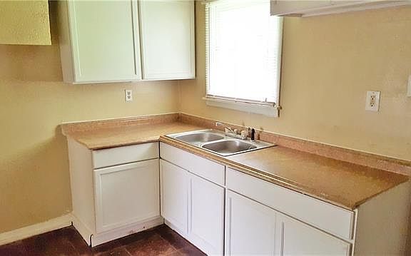 4th image of 736 Clearwood Dr