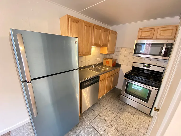 N High St 2232 SSR — Photo 3