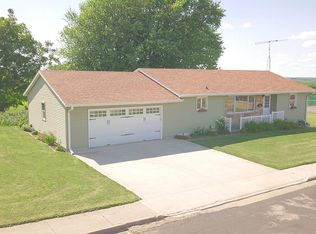 365 Center St, Dickeyville, WI 53808