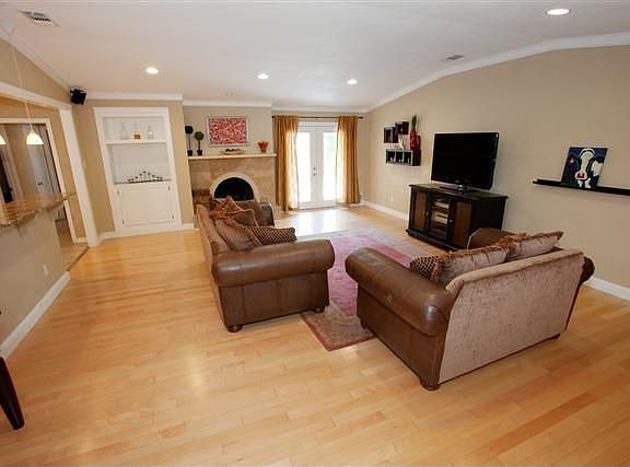 5th image of 9440 Meadowknoll Dr