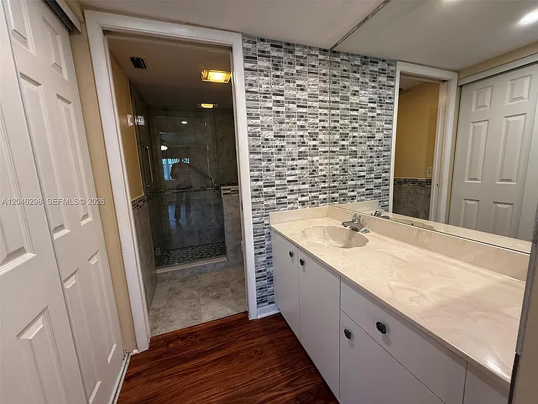 2512 SE 19th Pl #206-A — Photo 7