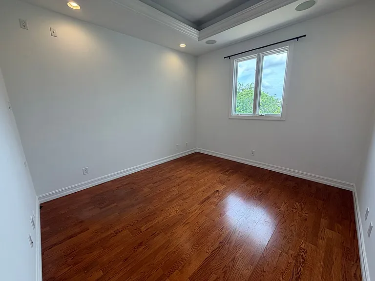 3425 Anton Ct — Photo 32