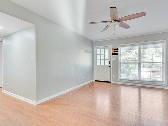 3rd image of 901 Willow Ave