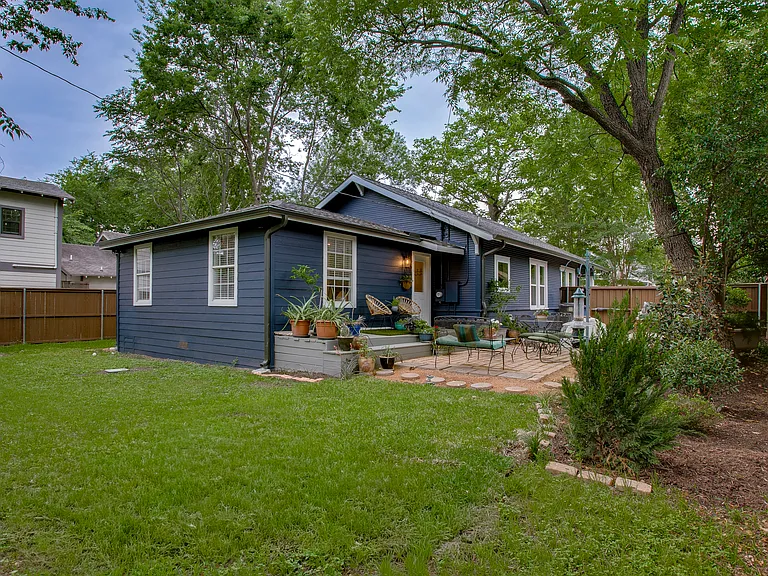 216 N Waverly Dr — Photo 33
