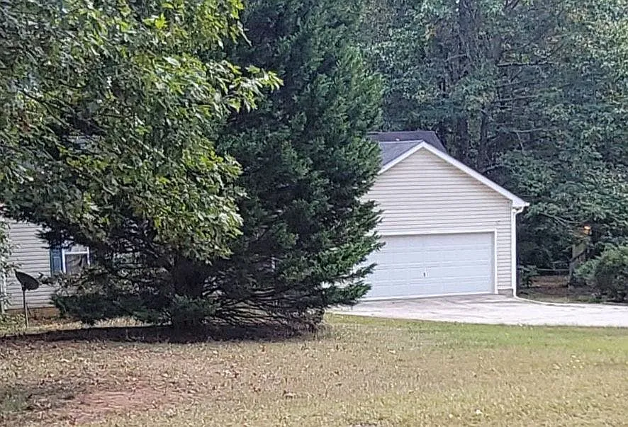 190 Pinehurst Dr photo 1