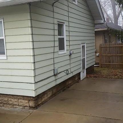 3rd image of 1219 Loeser Ave