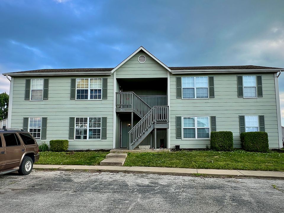 1st image of 831 Rosewood St APT B