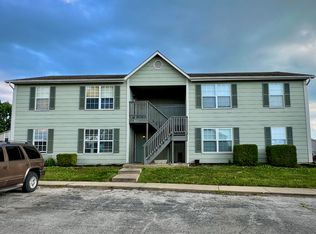831 Rosewood St APT B, Gardner, KS 66030