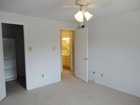 3rd image of 8301 Nairn St
