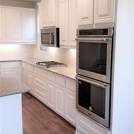 3rd image of 4211 Pecan Ln