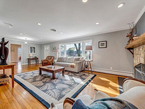 5th image of 2241 Brambleton Ave SW
