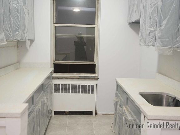 5th image of 2566 Ocean Ave APT A10