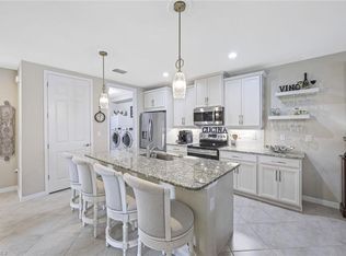 14822 Edgewater Cir, Naples, FL 34114