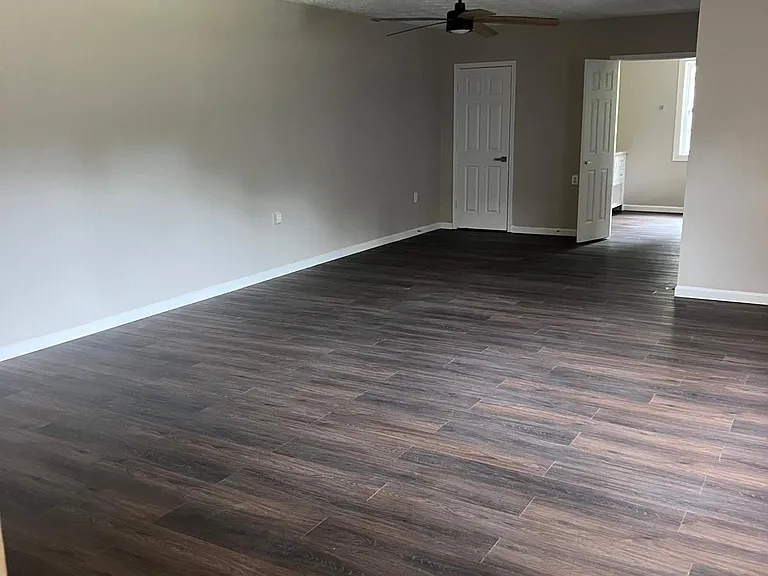 6030 Mallory Rd — Photo 2