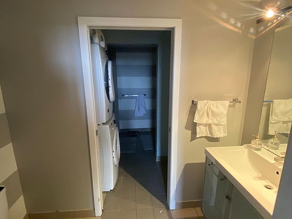 5th image of 444 N 4th St Unit 713
