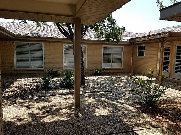 2nd image of 1423 Ventura Ave